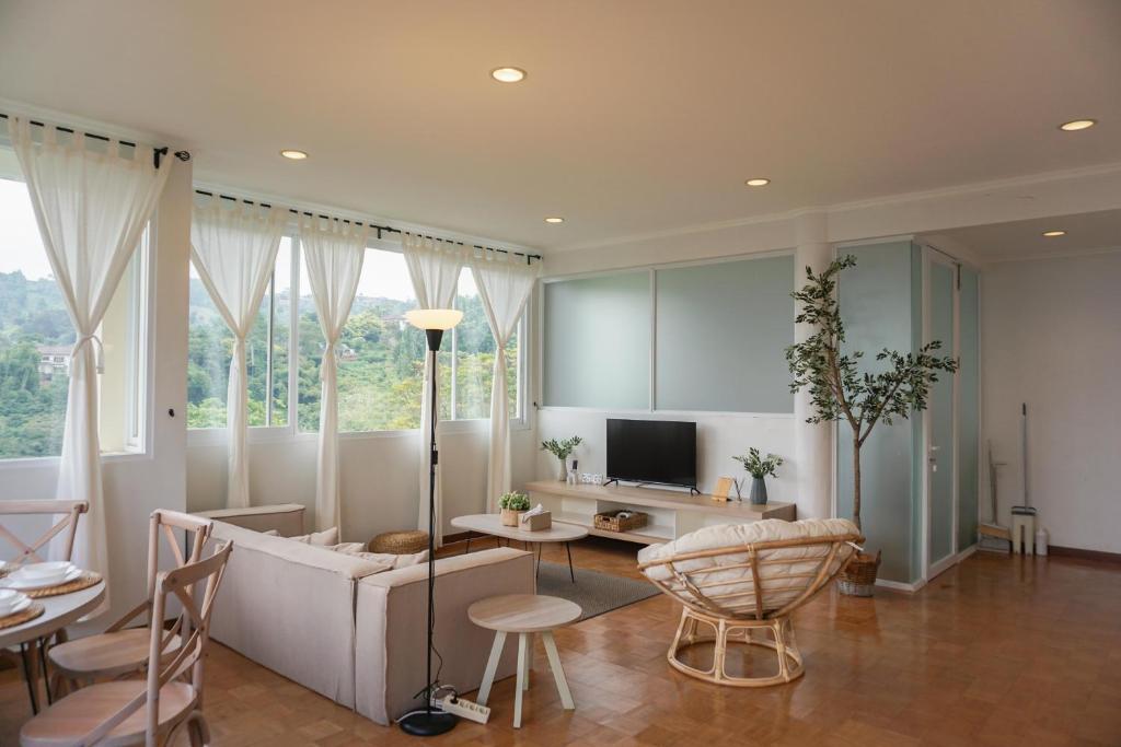 Over Easy Apartment Over Easy Apartment