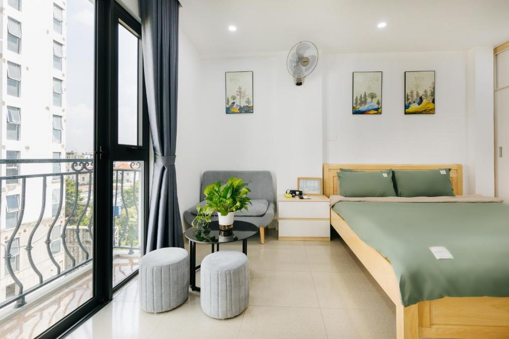 9 LIGHT APARTMENT