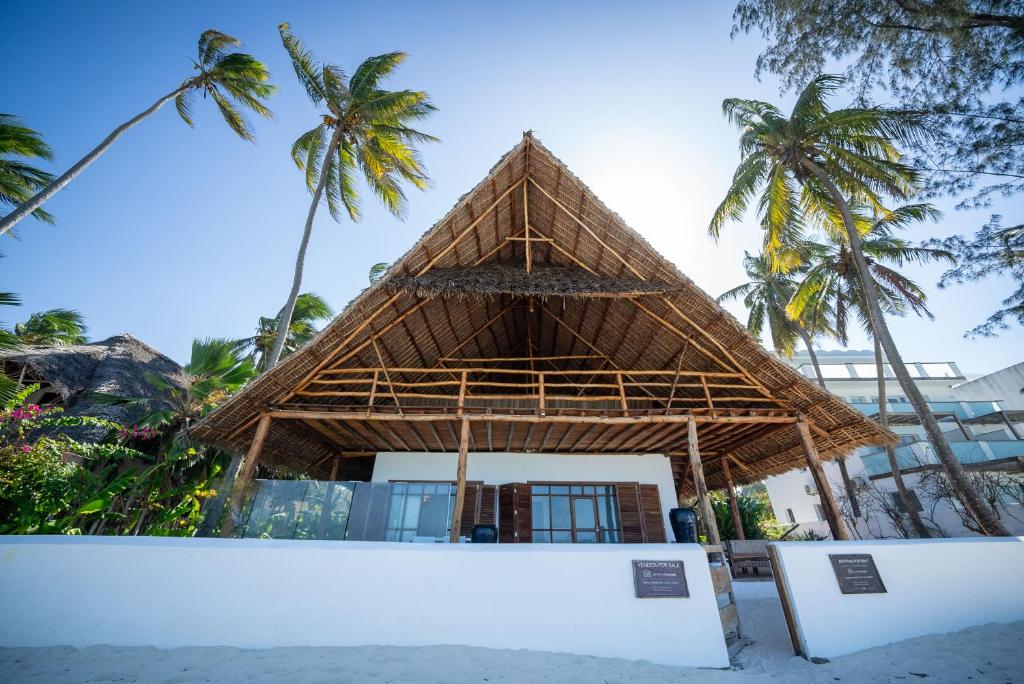 Beachfront Turtle House with Private Pool ZanzibarHouses 전경