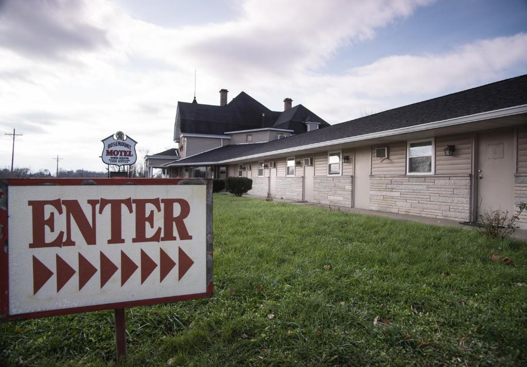 Rosemount Motel photo
