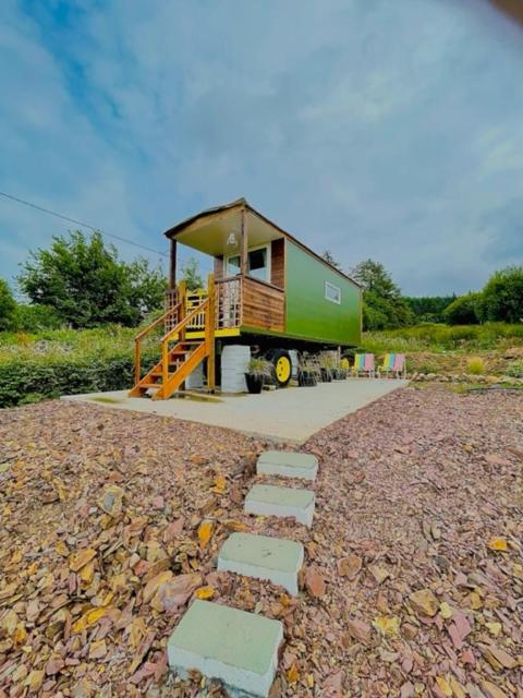 The Haycart, Tobar Pheadair