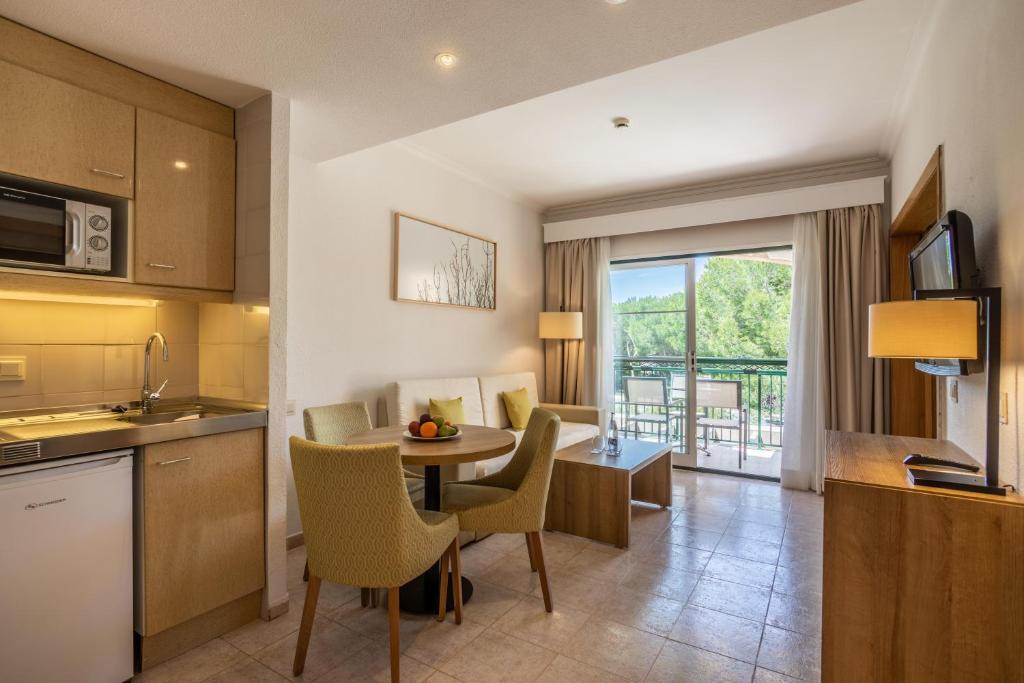 Zafiro Menorca — Hotel rooms in Cala'n Bosch, Balearic Islands