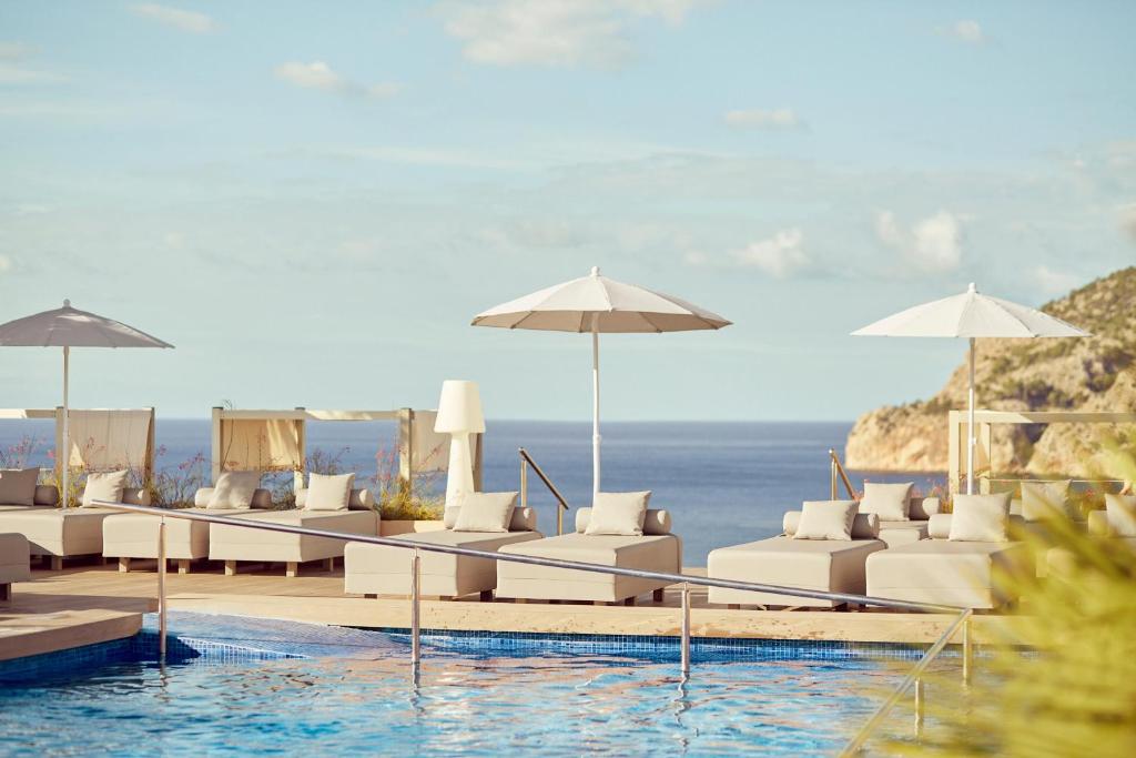 Zafiro Palace Andratx — Swimming pool in Camp de Mar, Balearic Islands
