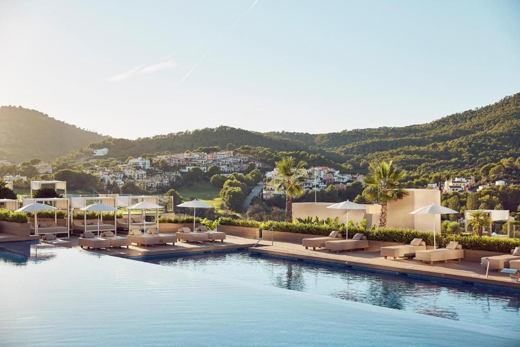 Zafiro Palace Andratx — Swimming pool in Camp de Mar, Balearic Islands