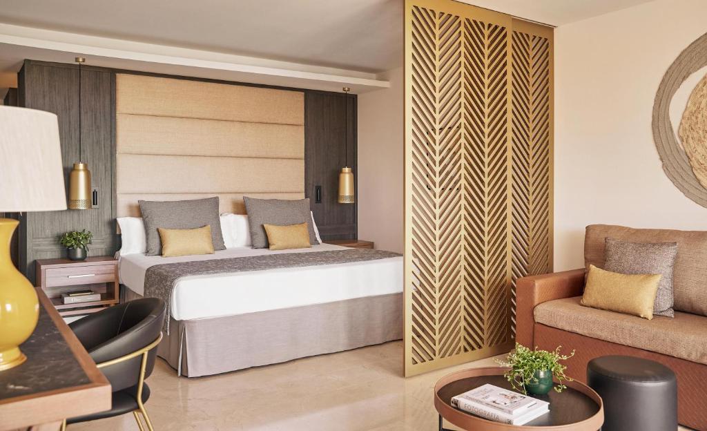 Zafiro Palace Andratx — Hotel rooms in Camp de Mar, Balearic Islands