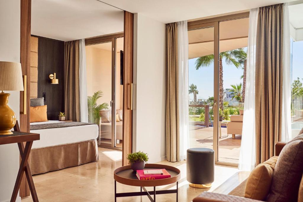 Zafiro Palace Andratx — Hotel rooms in Camp de Mar, Balearic Islands