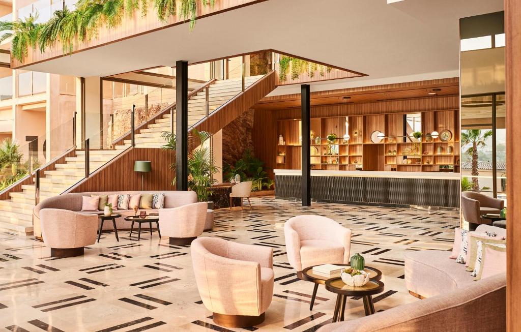 Zafiro Palace Andratx — Restaurant & bars in Camp de Mar, Balearic Islands