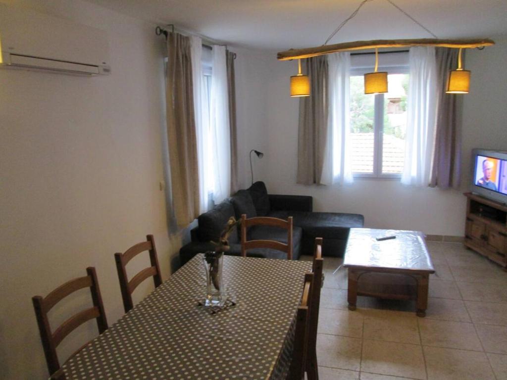 80m2 à 200m de la calanque de Port Miou - 2 chambres et parking, Cassis