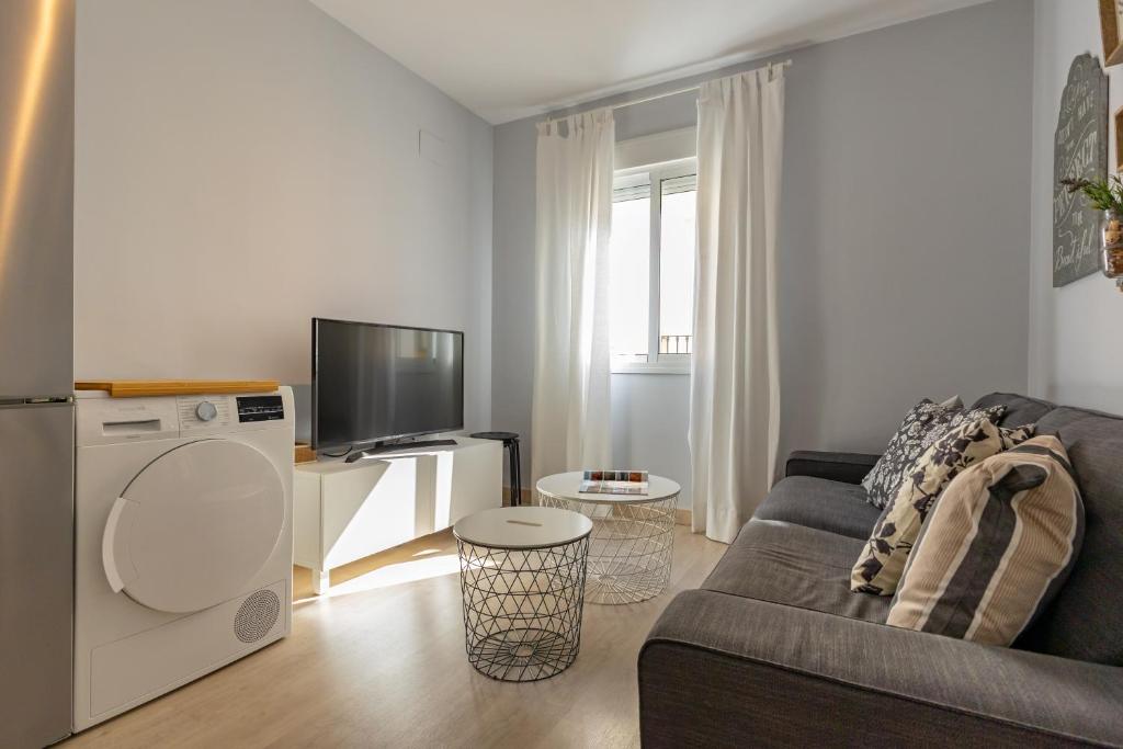 Charming 2 Bedroom Apartment at Iconic Triana neighborhood by OCityzen - 3
