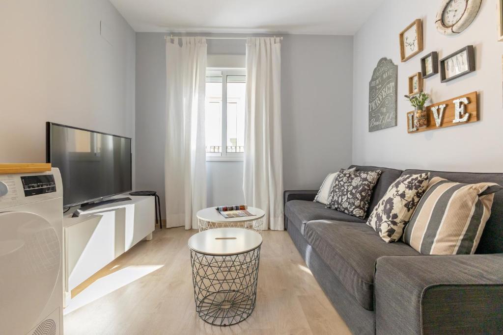 Charming 2 Bedroom Apartment at Iconic Triana neighborhood by OCityzen - 2