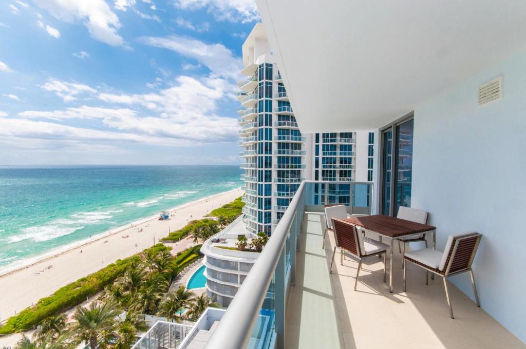 Monte Carlo Suites in Miami Beach, Miami Beach
