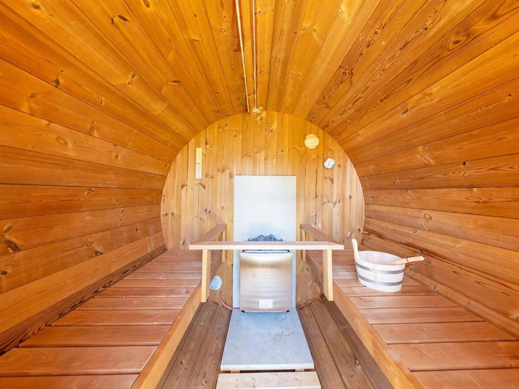 Chalet in Moulin with Sauna & Stunning Views - 4
