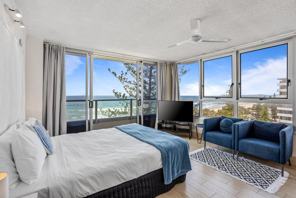 Unbeatable View - Charming Chateau Beachside Resort, Gold Coast