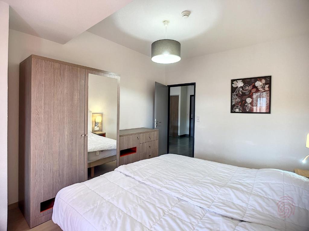 Bel F2 climatisé, terrasse, parking, à 50m des Thermes de Lamalou-les-Bains, animaux acceptés - FR-1-451-193 - 2