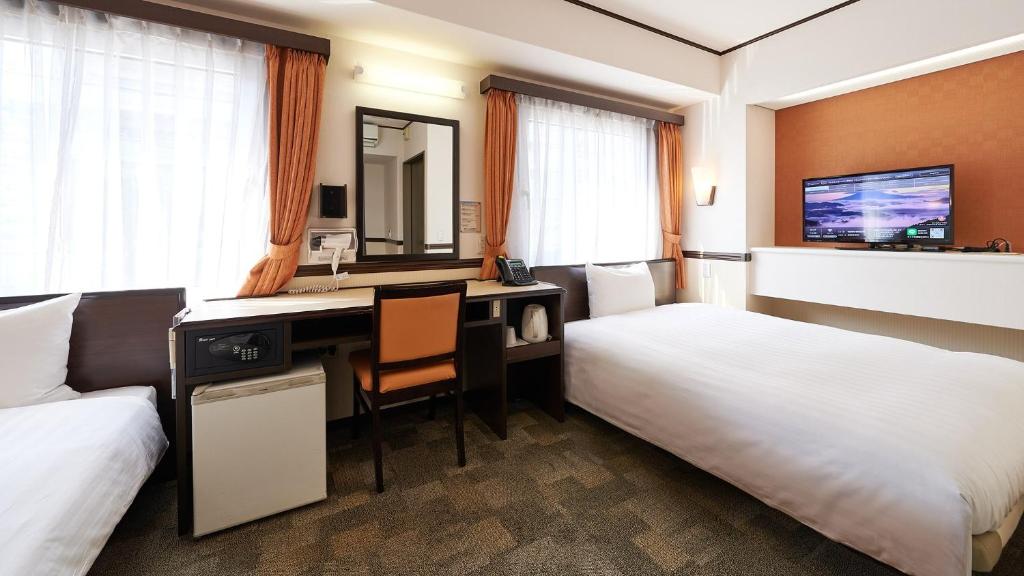 토요코 인의 깨끗한 객실 내부