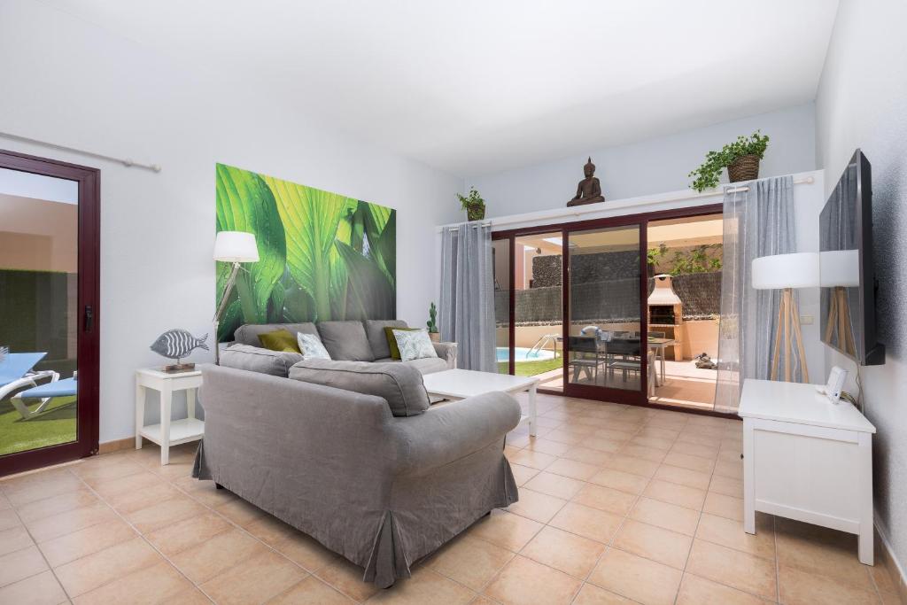 Home2Book Charming Private Pool Aloha Beach Villa - 5