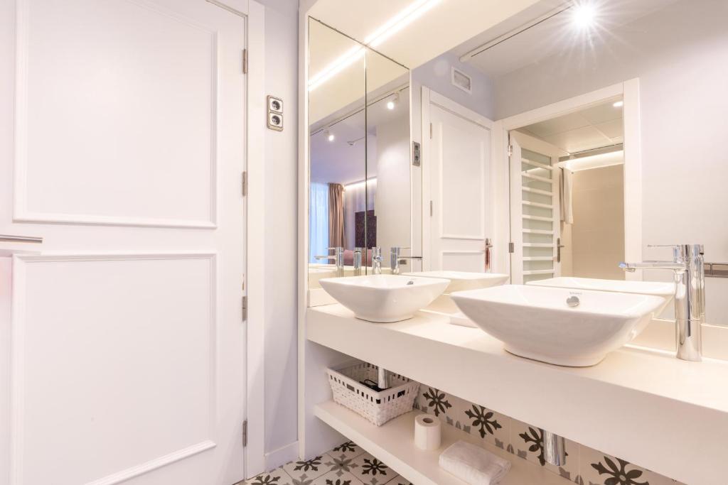 Serennia Fira Gran Via Exclusive Rooms - 3