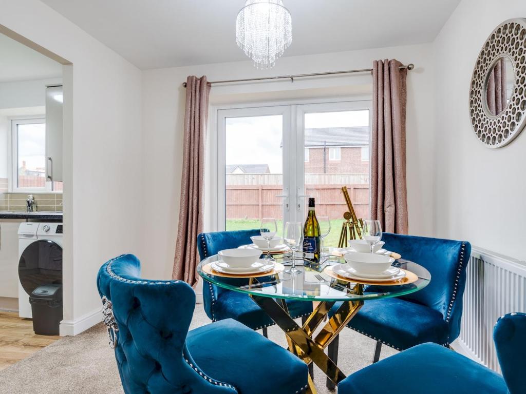 Pass the Keys Modern and Cozy Kirkby Retreat Parking Sleeps 5