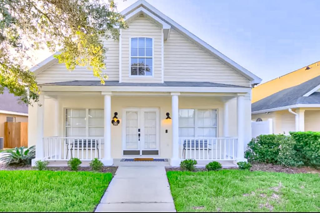 The Mouse House, Davenport