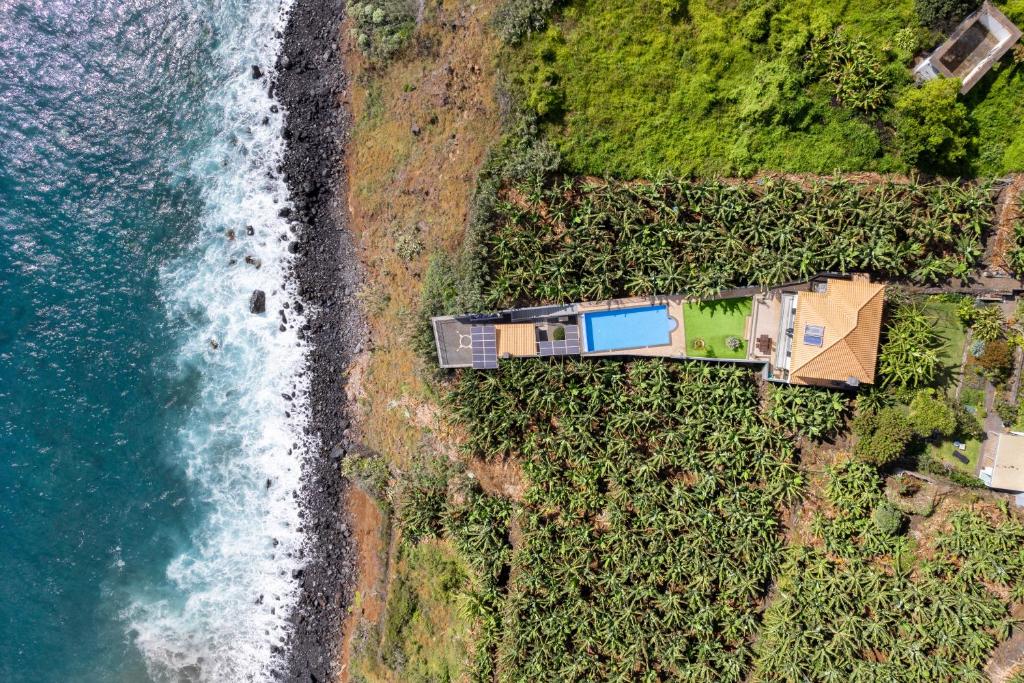 Infinite Ocean View Villa 20m above Ocean & Beach, Arco da Calheta