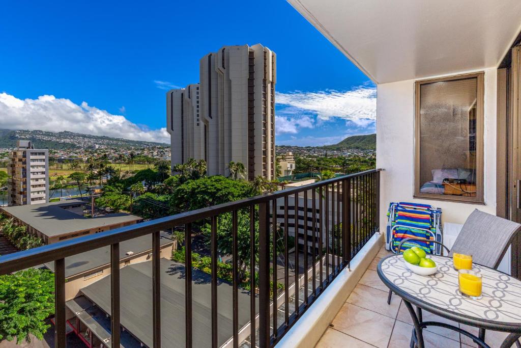 Mountain View Condo Near Beach with Free Parking 전경