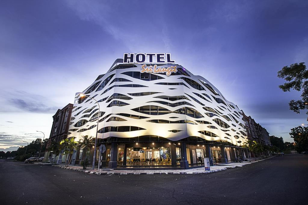 Sri Langit Hotel - KLIA photo