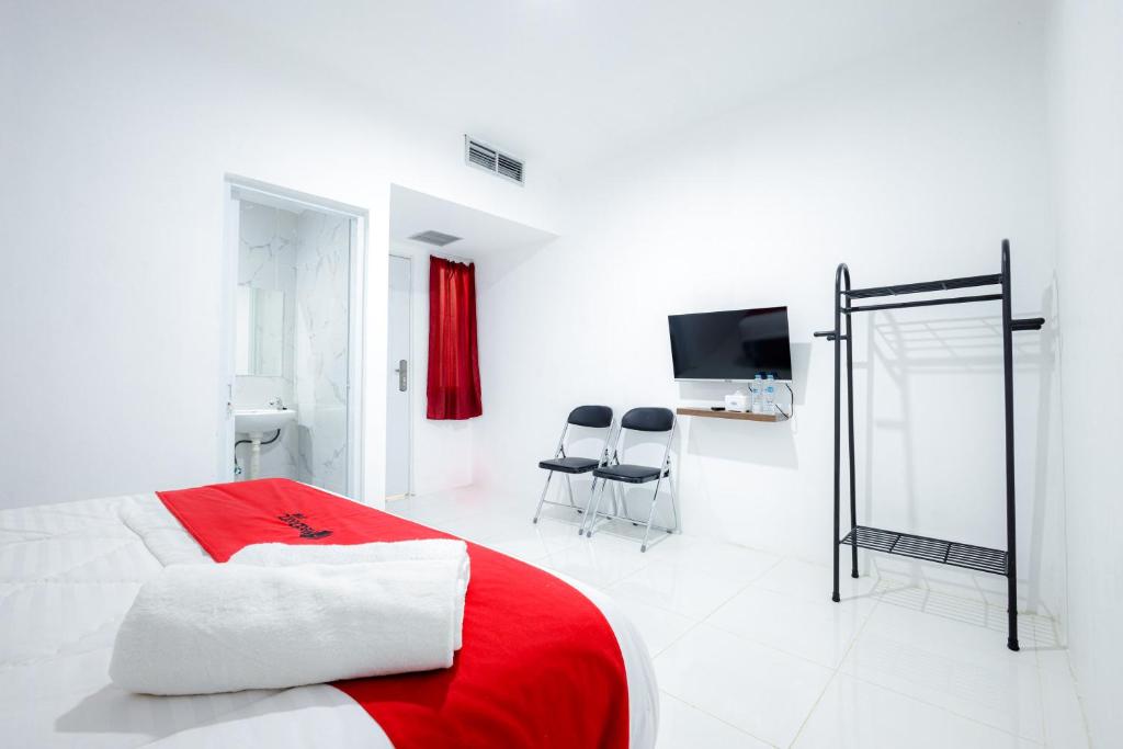 RedDoorz near Jalan Cikini