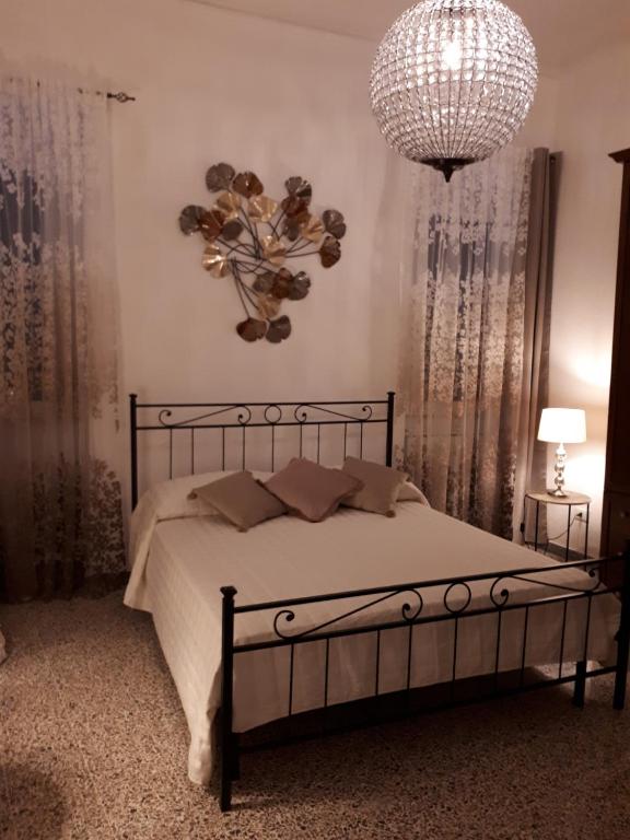 LA CASA SOTTO IL CASTELLO - 3