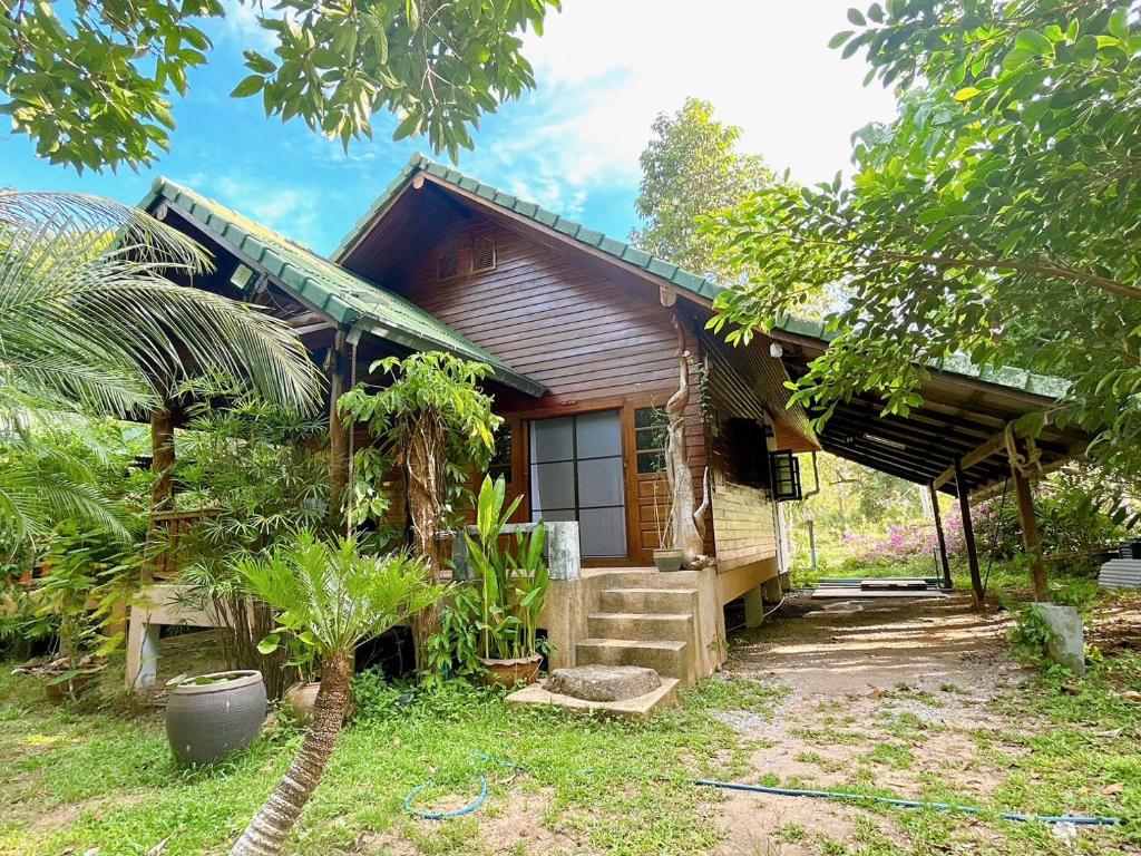 Kingbed pool villa 4 Chaweang Lotus