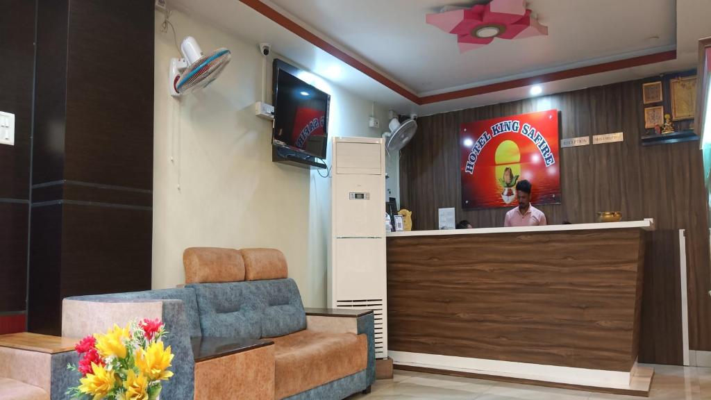 フロント・ロビー