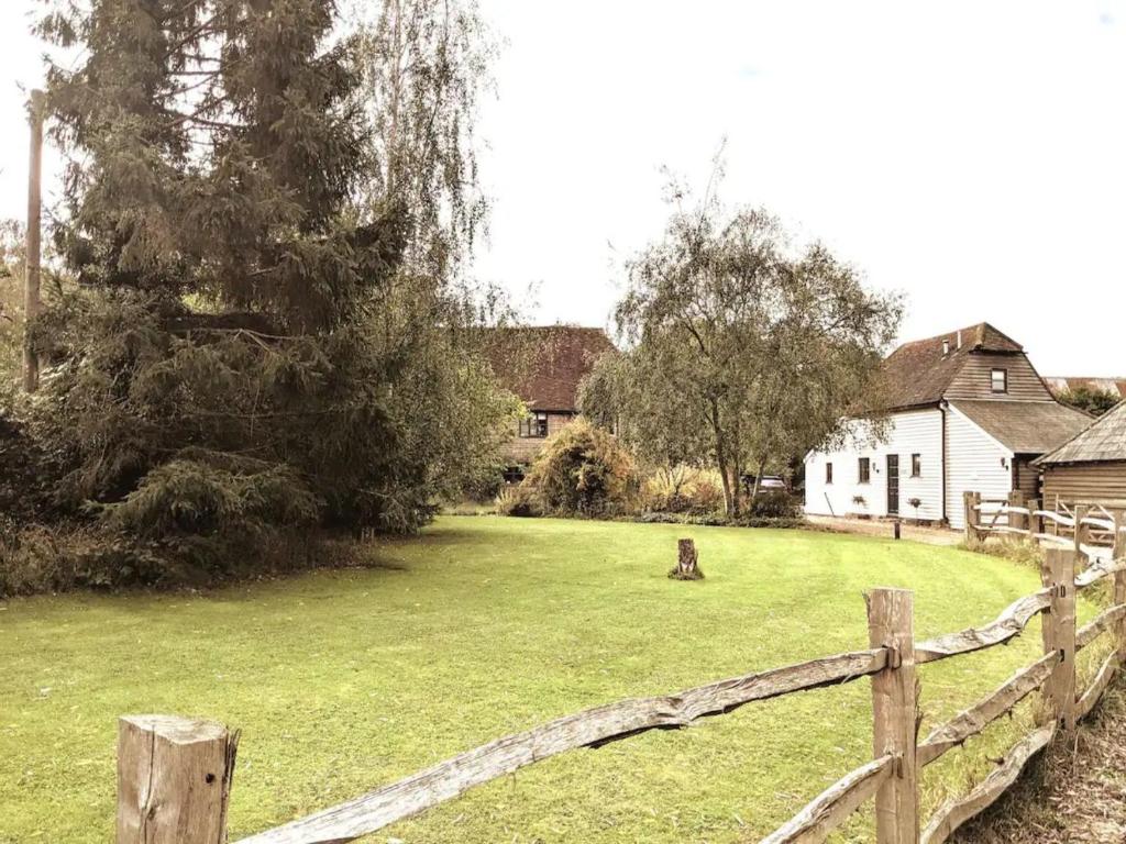 Pass the Keys The Granary the perfect Country Cottage all year, Ashford