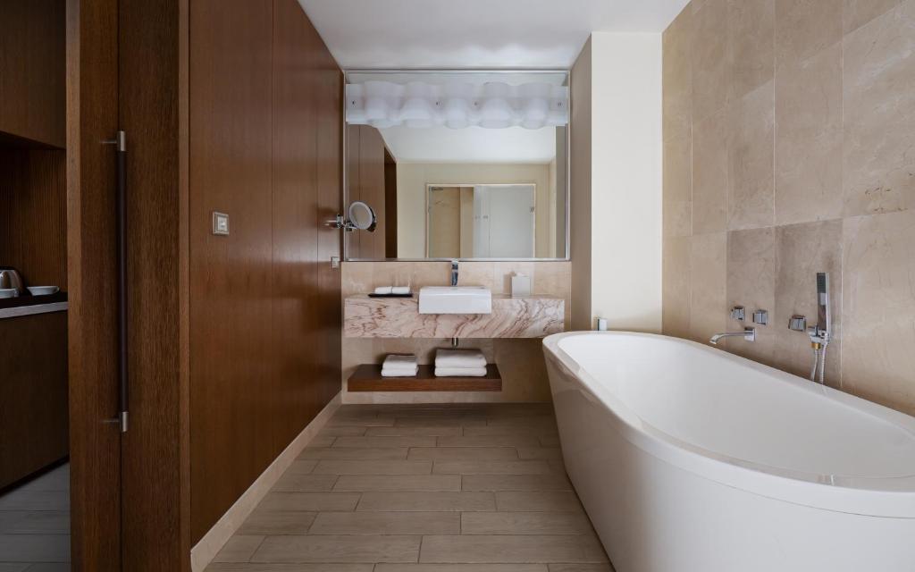 Bathroom, Park Chalet, Shahdag, Autograph Collection in Shahdag