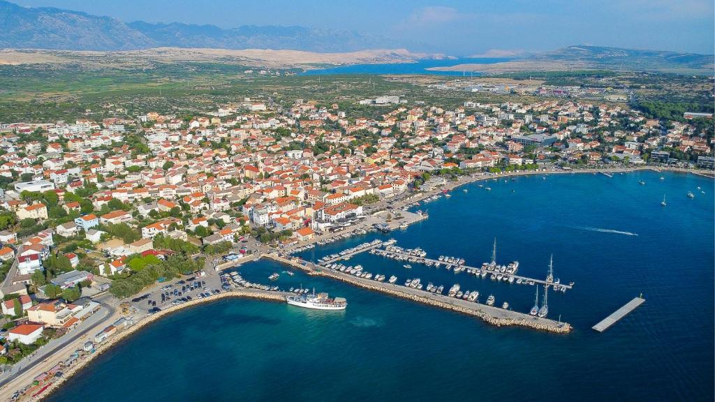 Silk Tree House, Novalja