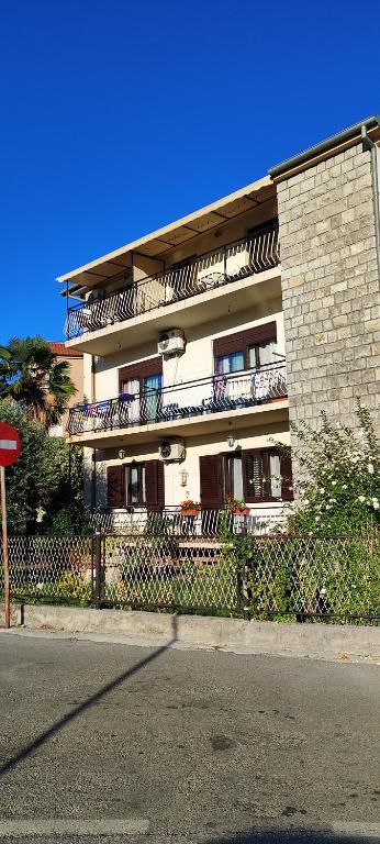 Sea and Sunshine 100m to beach,free parking,centar,View - 5