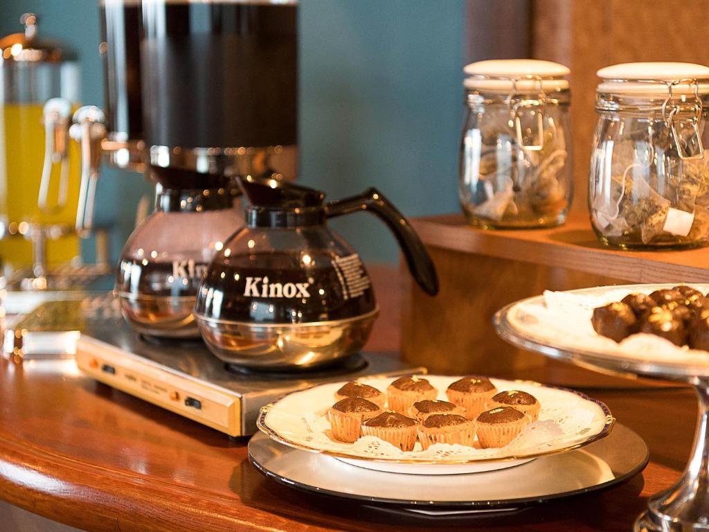 Shared lounge/TV area