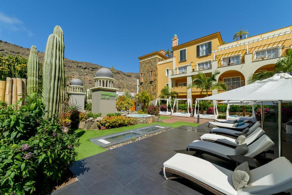 Cordial Mogán Solaz — Hotel building in Puerto de Mogan, Canary Islands