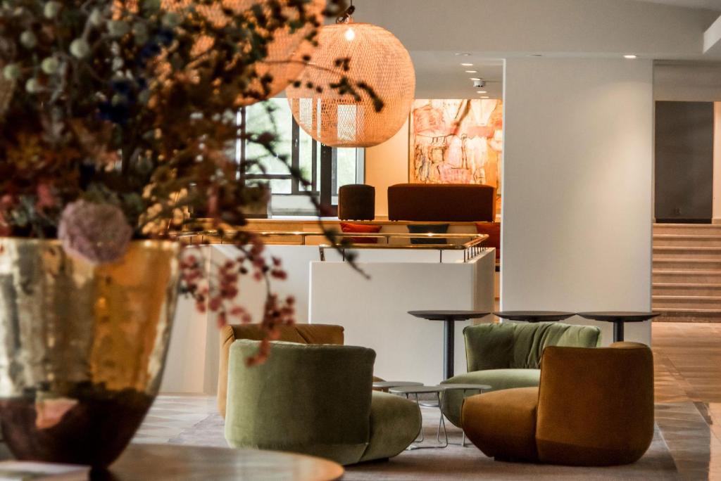 フロント・ロビー