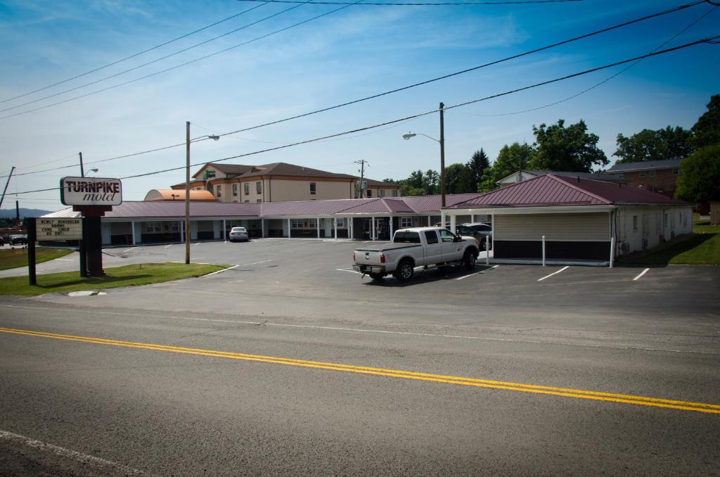 Turnpike Motel photo