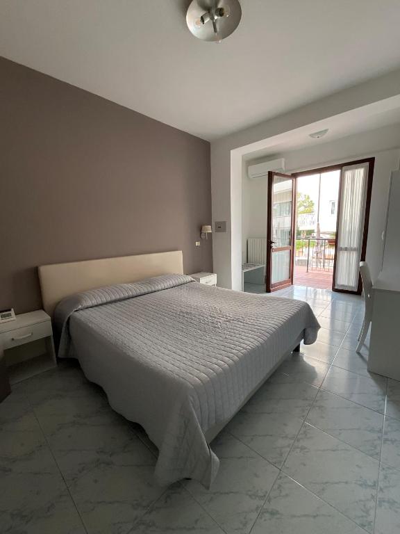 Hotel Saviola - 2