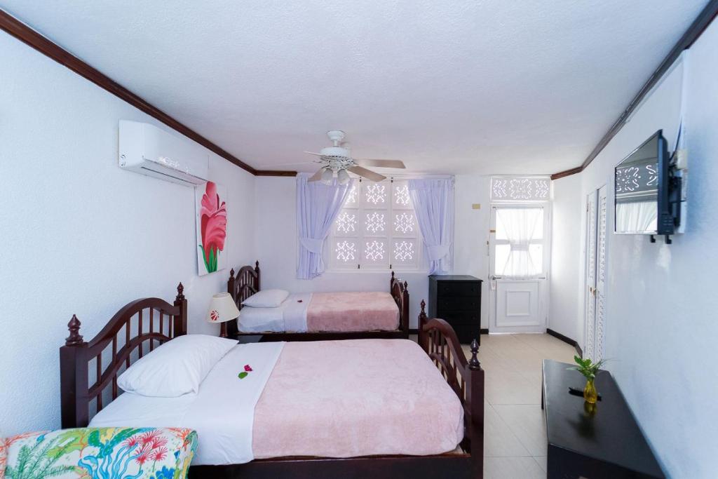 Franklyn D. Resort & Spa — Hotel rooms in Runaway Bay