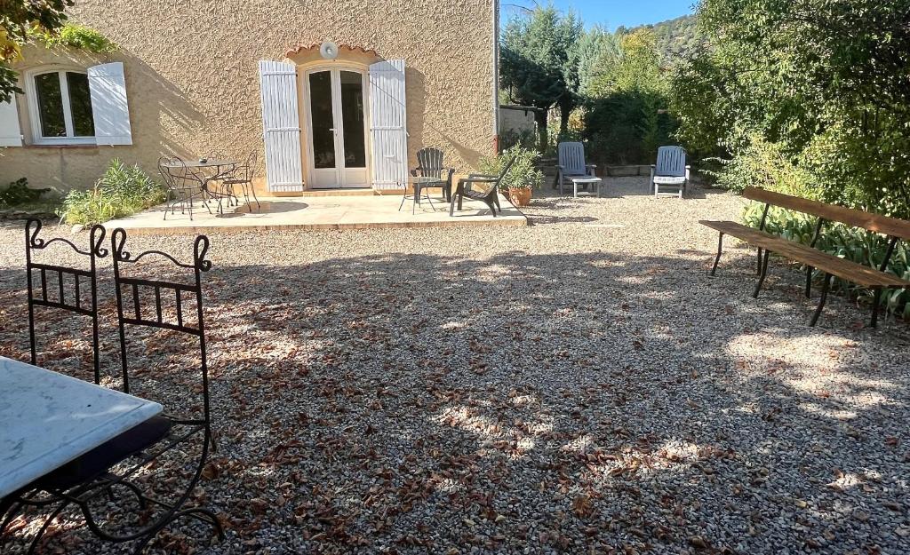 Appartement Harmonie T2-Climatisation, grand Jardin & Parking privé au calme - 2