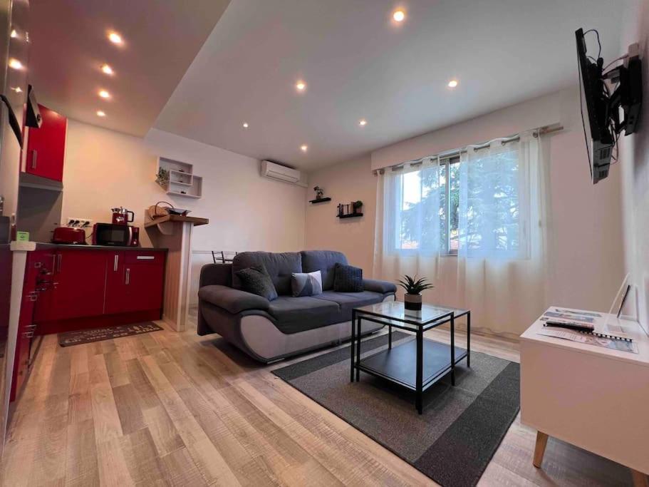 Le Red Light : Apt 4 Prs, Clim, 300m des plages - 5