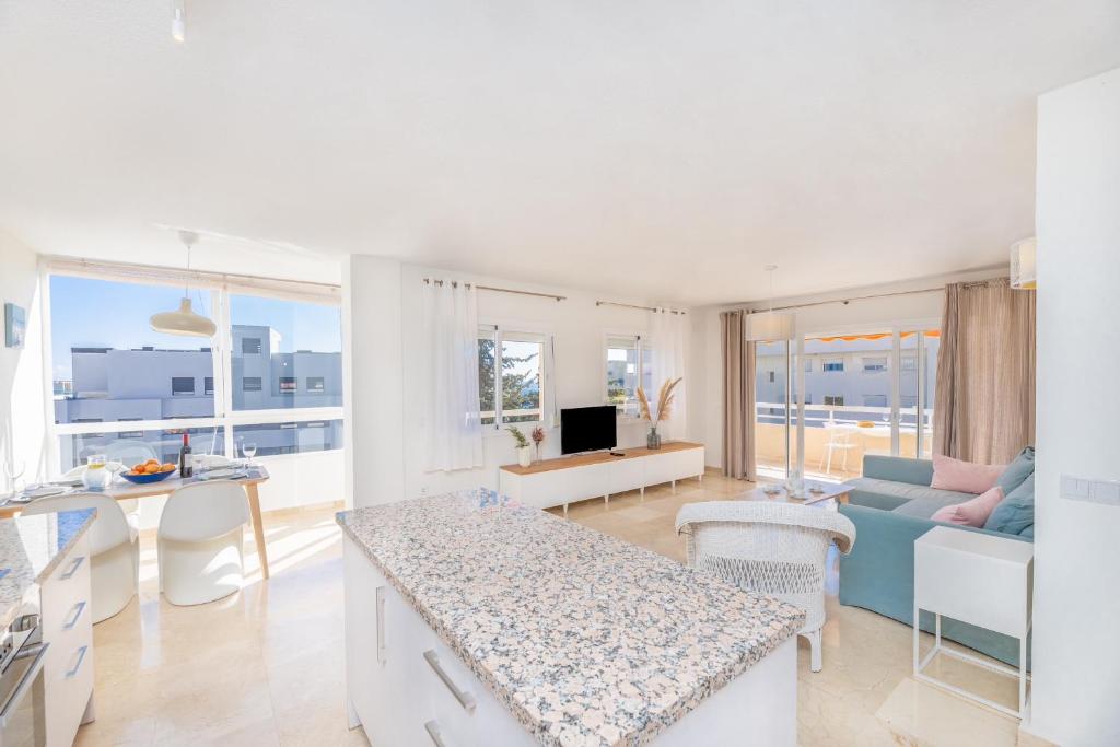 Sunny Apartment By Kura Homes - 4