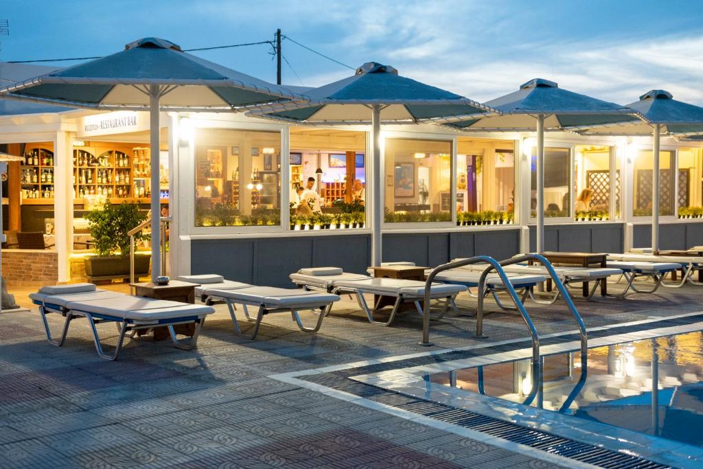 Mammis Beach Hotel — Restaurant & bars in Kardamena, South Aegean
