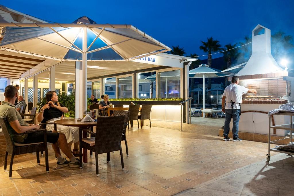 Mammis Beach Hotel — Restaurant & bars in Kardamena, South Aegean