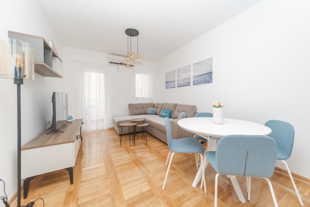New Renovated Mediterranean Cozy Fully Equipped 1BR Apartment in Budva, Free Parking - 3