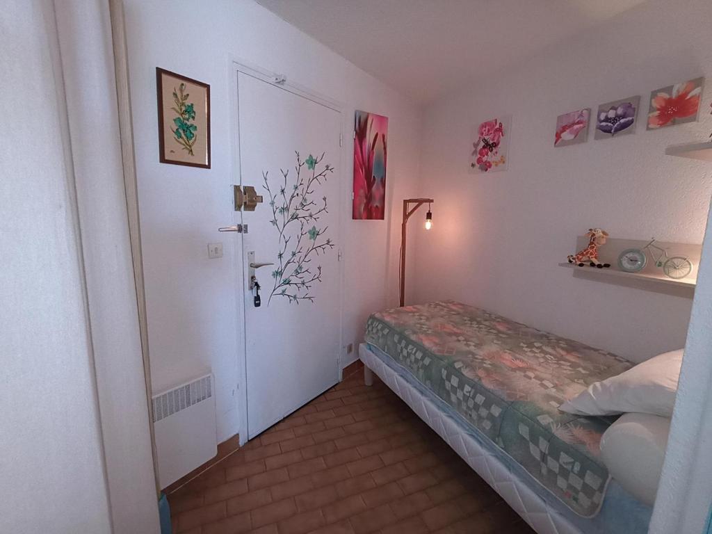 Studio cabine climatisé face plage avec parking à Sète - FR-1-338-539 - 2