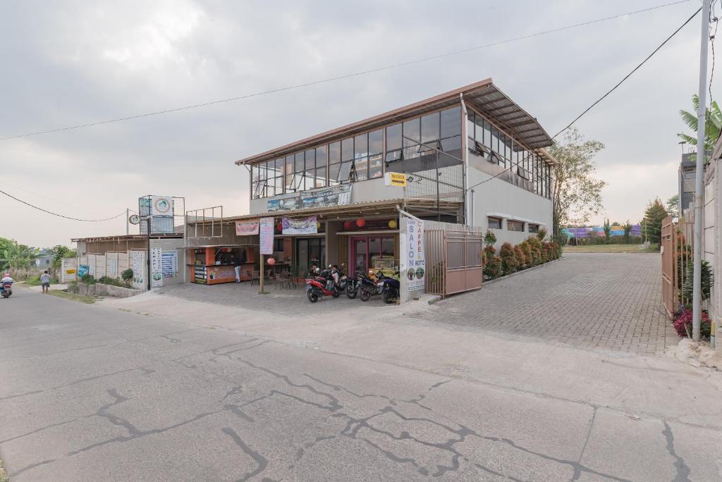 RedDoorz near Universitas Advent Indonesia, Lembang