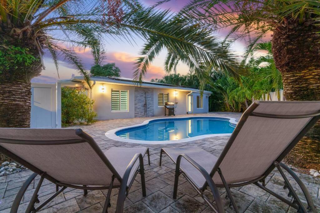 3 MI to Beach + Heated Pool + Grill, Fort Lauderdale