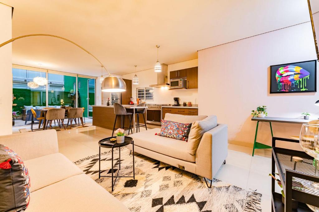 Trendy La Roma Condo with Parking & Patio - 3